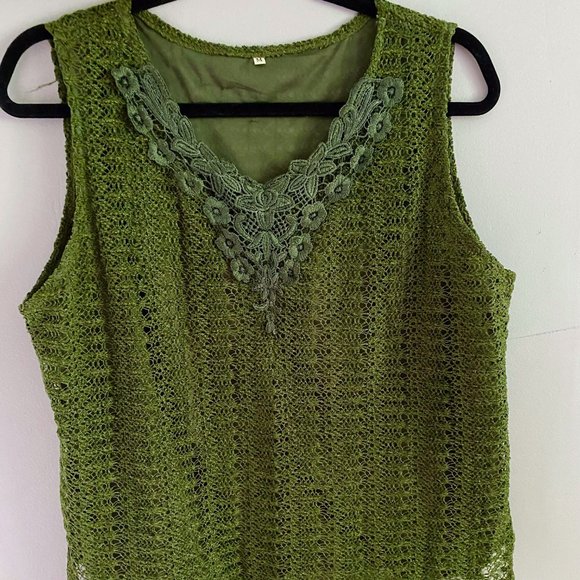 Olive Green Woven Sleeveless Top  Size Large - Picture 1 of 4